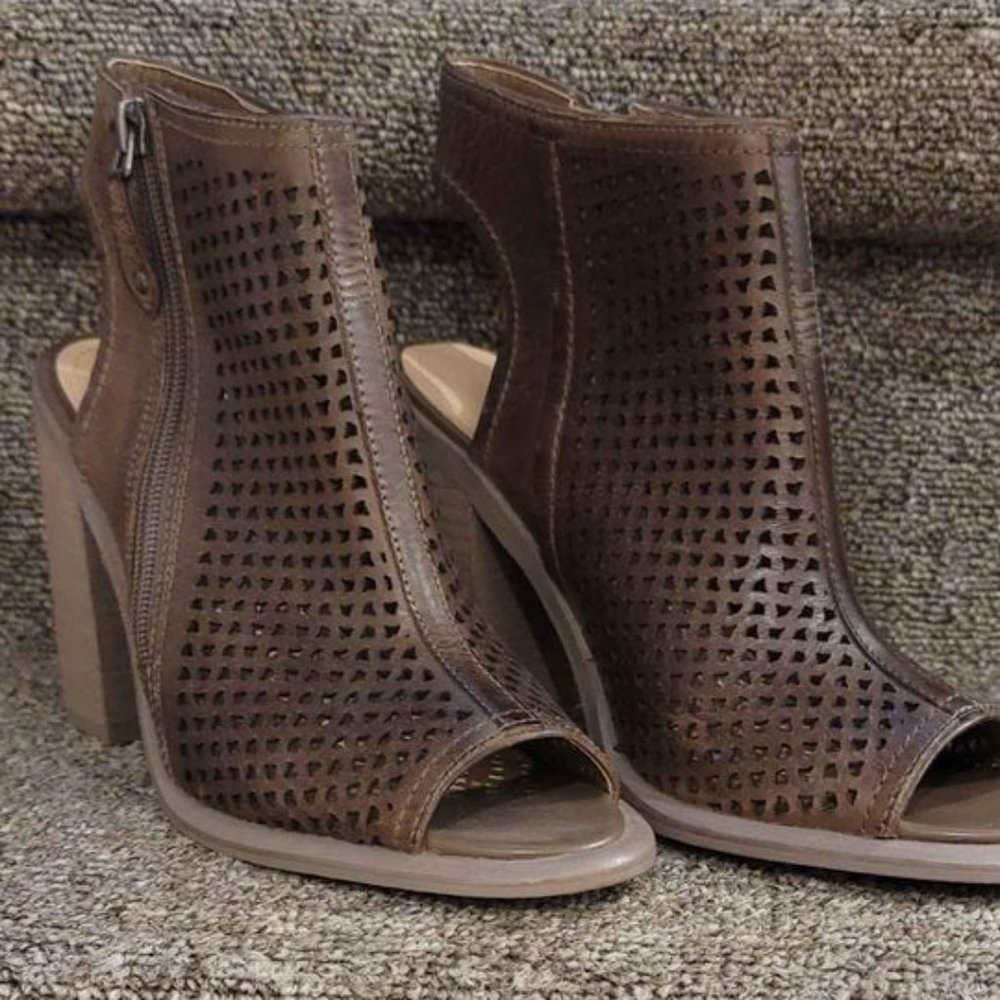 Ladies Sandals